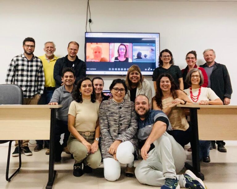 Em um dos momentos de sua visita à UNIFEI, a professora Ivanise se reuniu com os docentes do PPGEC.